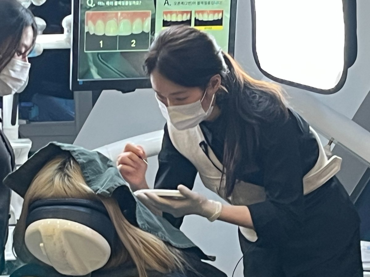 무삭제 라미네이트 블랙필름의 투명도 — 석고 모형 위 극박 비니어